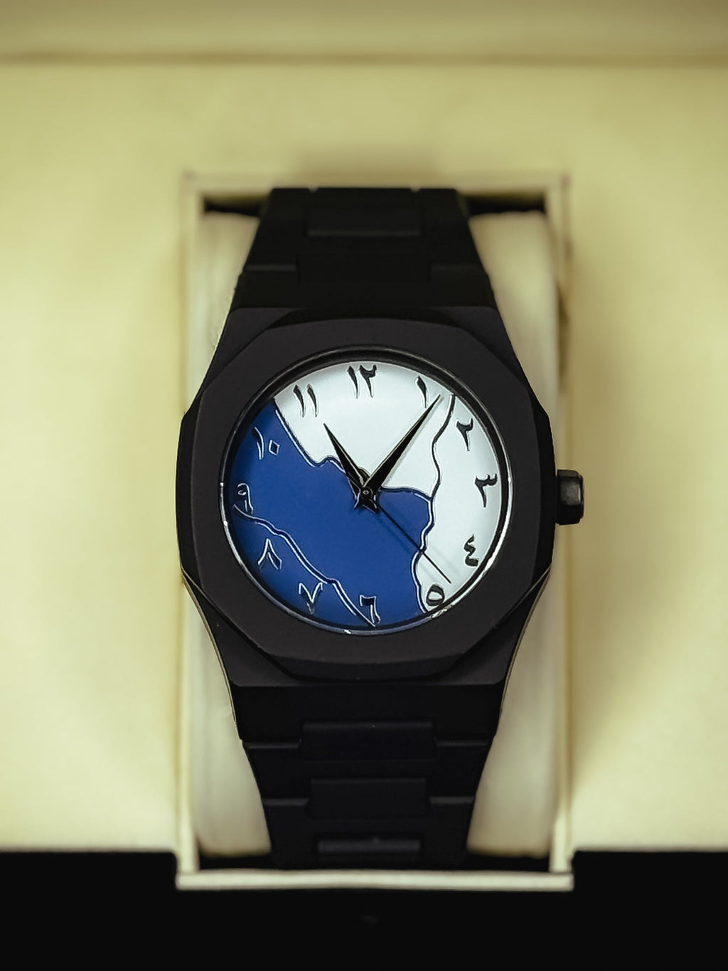 Black Aura Watch Elegant Stylish Design Strong Durable Build Comfortable Strap Clear Display – Blue White*