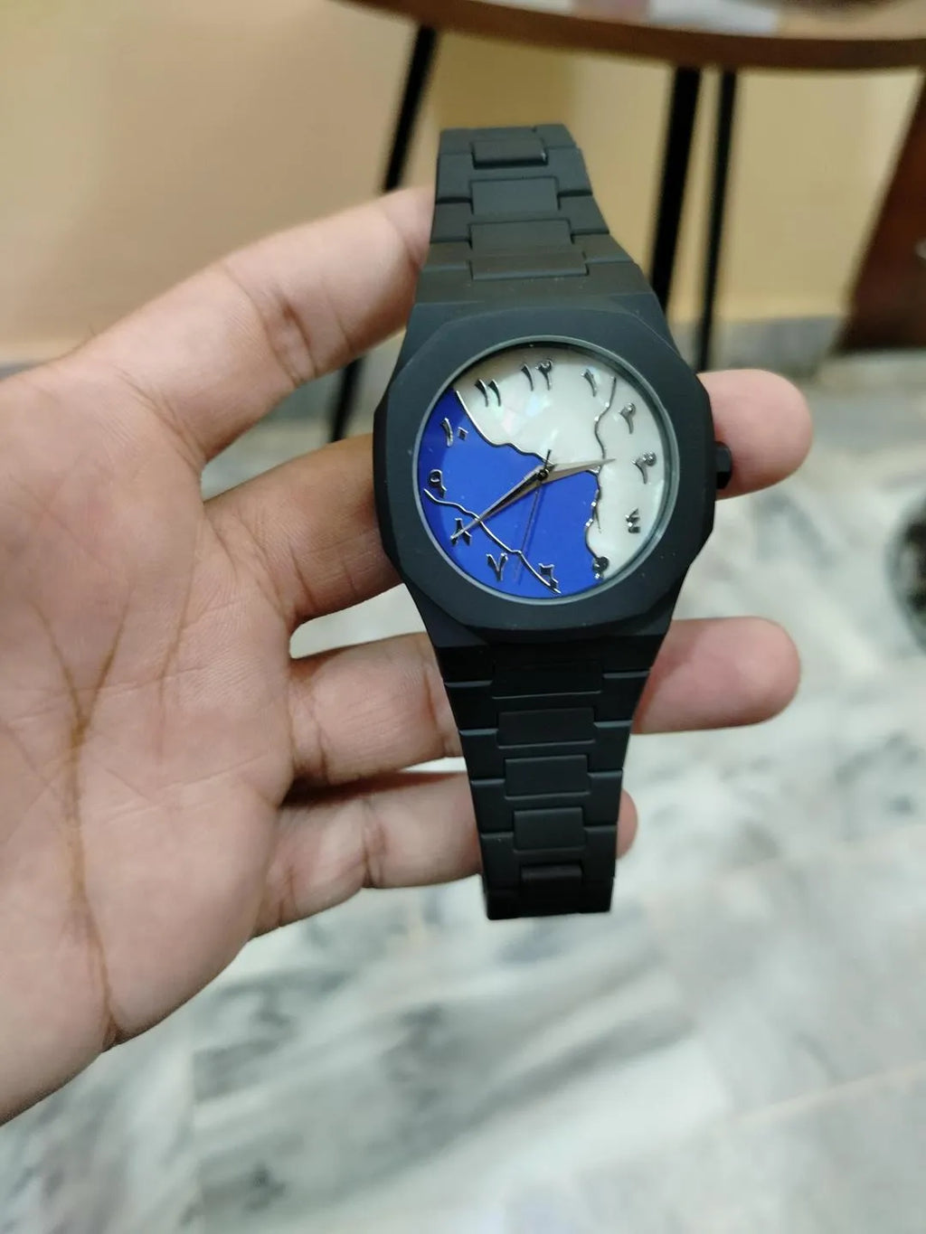 Black Aura Watch Elegant Stylish Design Strong Durable Build Comfortable Strap Clear Display – Blue White*